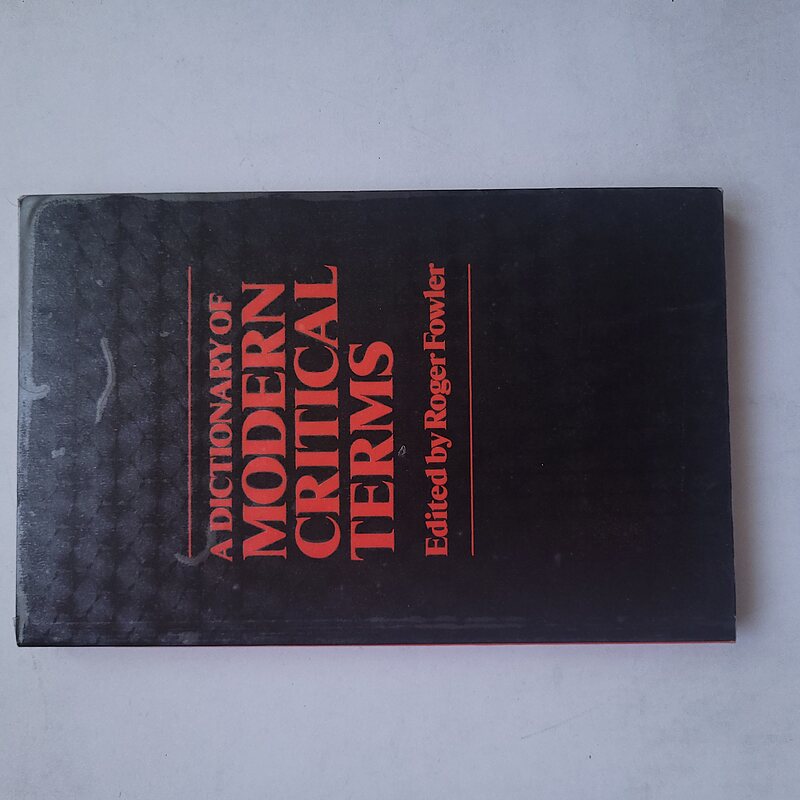 کتاب modern critical terms